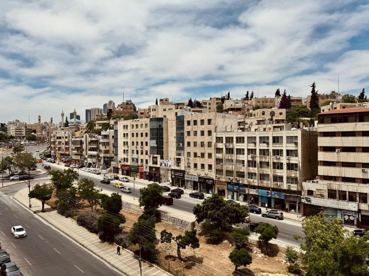 New Merryland Hotel Amman Buitenkant foto