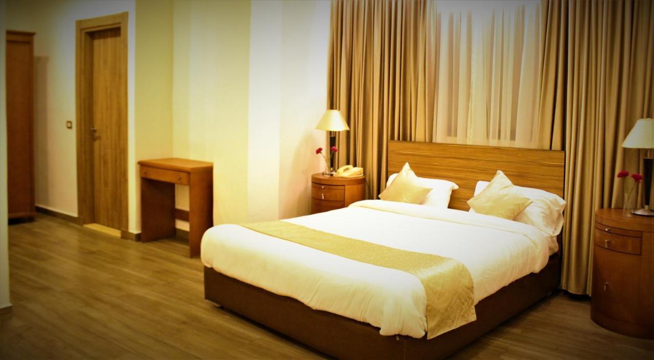 New Merryland Hotel Amman Buitenkant foto