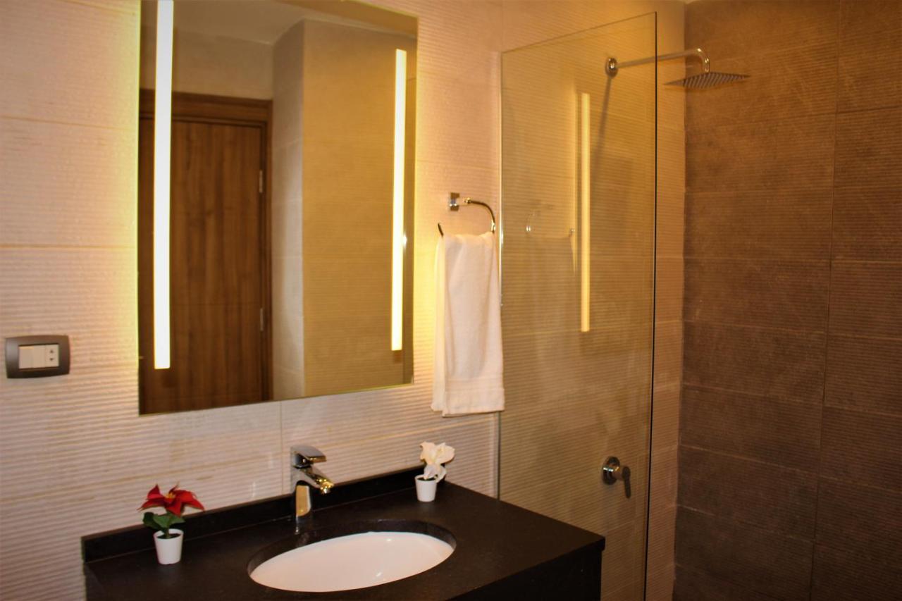 New Merryland Hotel Amman Buitenkant foto
