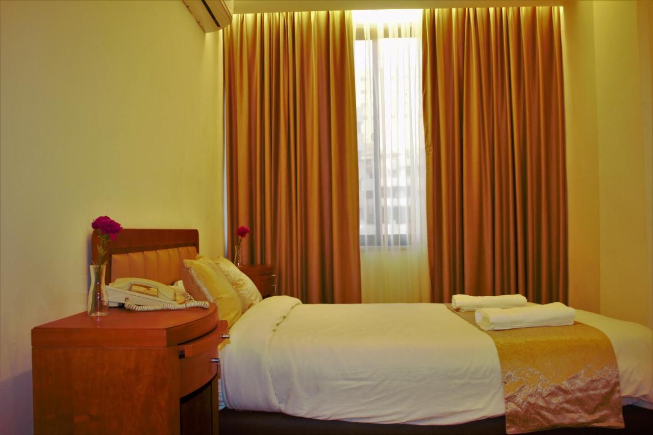 New Merryland Hotel Amman Buitenkant foto