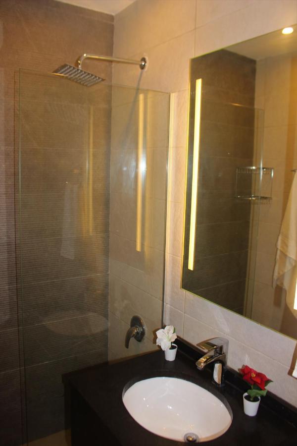New Merryland Hotel Amman Buitenkant foto