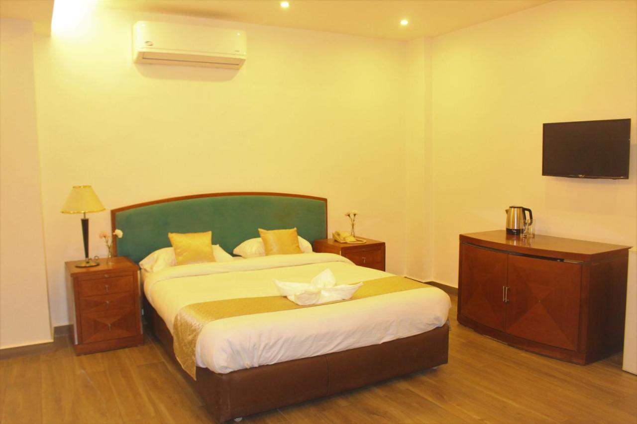 New Merryland Hotel Amman Buitenkant foto