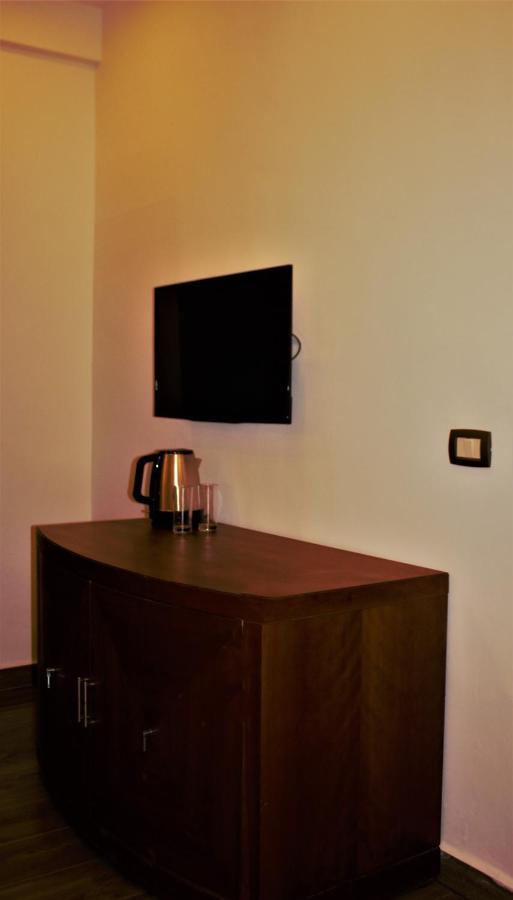 New Merryland Hotel Amman Buitenkant foto