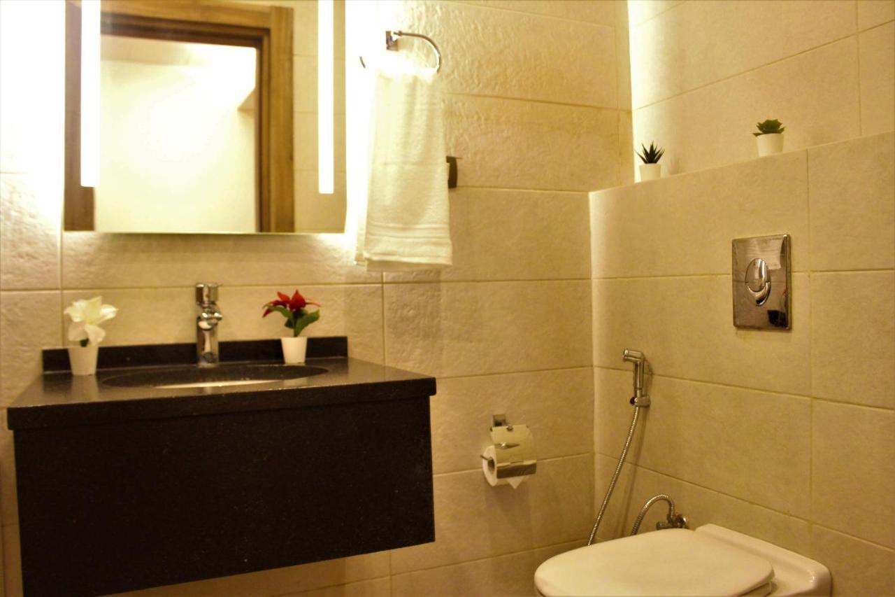 New Merryland Hotel Amman Buitenkant foto